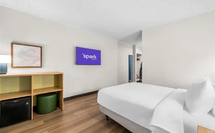 Spark by Hilton Lockport (H)