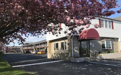Hyannis Host Inn