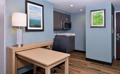 Homewood Suites by Hilton Des Moines Airport (H)