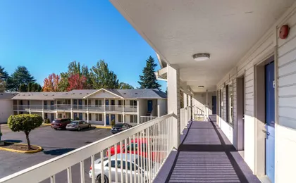 Motel 6