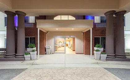 Holiday Inn Express Hotel & Suites Mebane By IHG