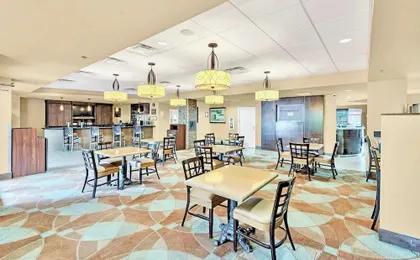 Studio Apartment w Pool & Hot Tub - Sleeps 4