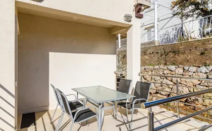 Niko's Sea View Apartment
