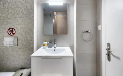 City Vibes - 2-BR Apt. with Backyard in kolonaki