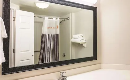 La Quinta Inn & Suites by Wyndham Orlando Airport North
