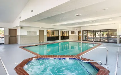 Best Western Plus Cottontree Inn