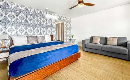 Ocean Sound's Hotel