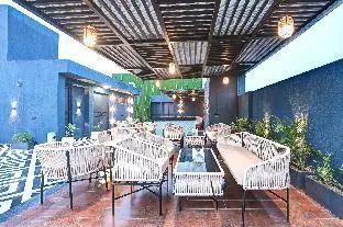 Saltstayz Premier - Pitampura
