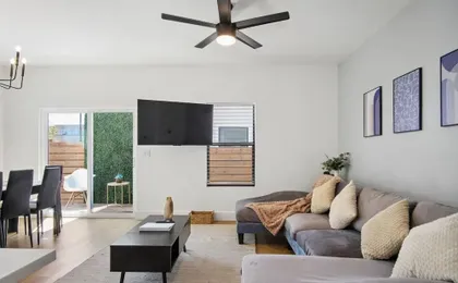 Stylish Downtown Retreat Near the Alamodome
