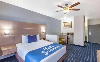 Days Inn & Suites by Wyndham Nasa Space Center Houston