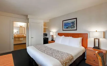 Newport Channel Inn