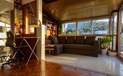 Bohemian Apartment Under the Acropolis