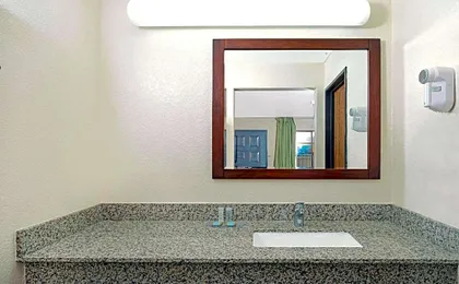 Travelodge by Wyndham Sacramento / Rancho Cordova