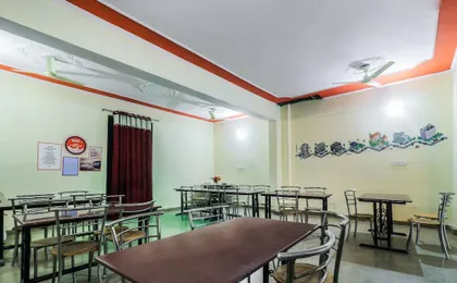 Hotel Hans by Oyo Rooms