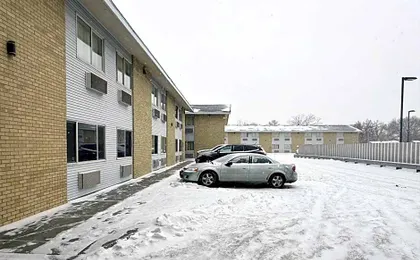 Bison Inn & Suites on University
