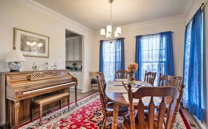 Riverside House w/ Kayaks, Piano & Fireplace