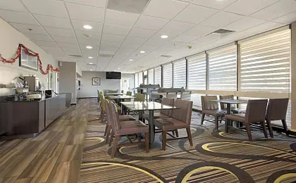 Howard Johnson by Wyndham Sacramento Downtown
