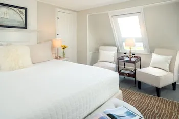 Waldo Emerson Inn
