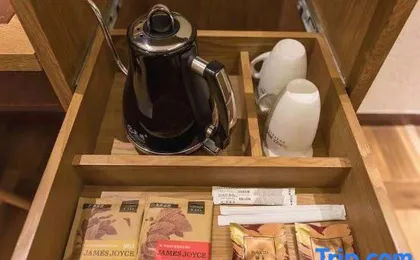 James Joyce Coffetel (Beijing Tian'an men Wangfujing Subway Station)