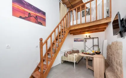 Emerald Dream House#Poiessa, Medieval Town