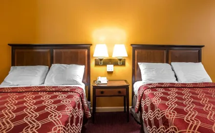 Econo Lodge at Six Flags