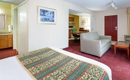 Hawthorn Suites by Wyndham Dearborn/Detroit Mi