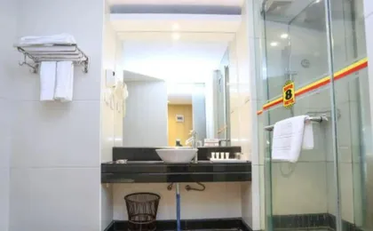 Super 8 by Wyndham Guangzhou Panyu Qiao Yi Fa Walking Street