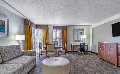 DoubleTree By Hilton Milwaukee Downtown