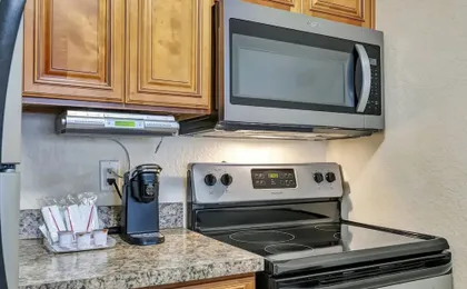 Waterfront Resort Condo Balcony Heated Pool