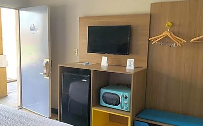 Days Inn by Wyndham Louisville Airport Fair and Expo Center