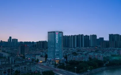 YinTai Soluxe Hotel