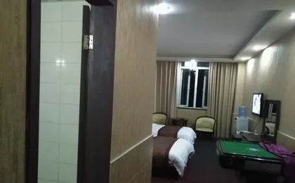 Chengdu Yijia Hotel