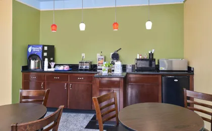 Americas Best Value Inn & Suites - Downtown