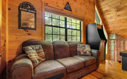 Secluded Memories 2 Bedroom Cabin by RedAwning