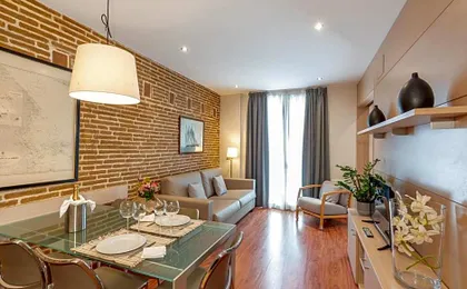 Serennia Cest Apartamentos Arc de Triomf