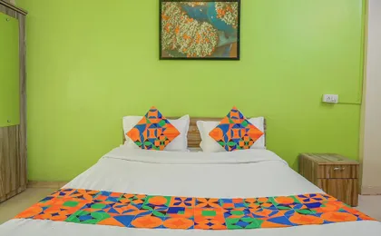 Fabhotel Saraswati Niwas