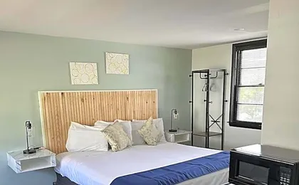 Harborside Suites