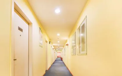 Express 8 Hotel (Shenzhen International Convention and Exhibition Center Shangnan Branch)