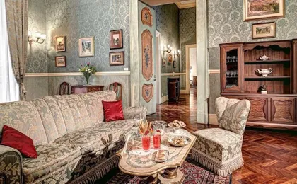 Lady Mary's Tribunali Luxury Suite