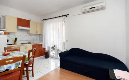 Apartments with Parking Space Crikvenica - 5553