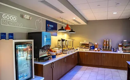 Holiday Inn Express Hotel & Suites Salina By IHG