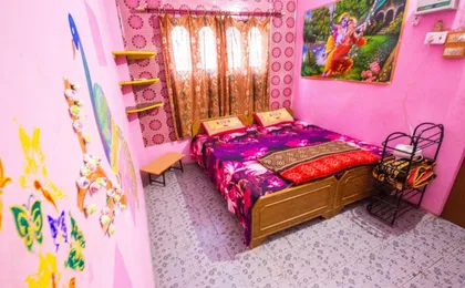 Somit Paying Guest House