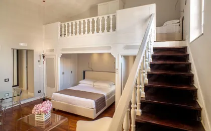 Les Fleurs Luxury House