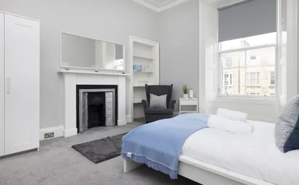 JOIVY 4-Bed Stylish Flat In Edinburgh City Centre