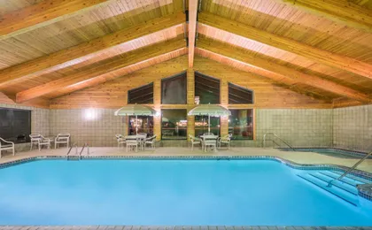 Days Inn & Suites by Wyndham Baxter Brainerd Area