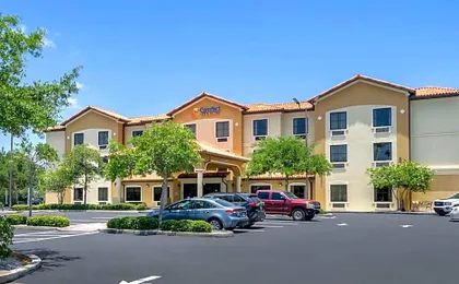 Comfort Inn & Suites Northeast - Gateway