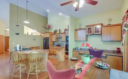 Fairfield Bay Retreat w/ Fireplaces & Lake Access