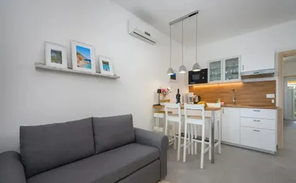 Cosy Apartment With Fenced Garden