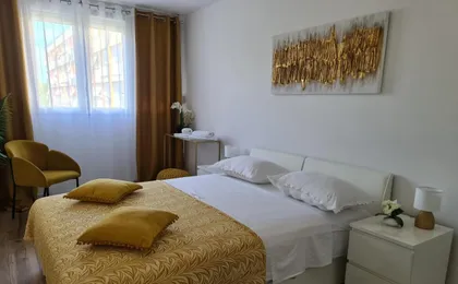 Adriatic Loridas (Adults Only)