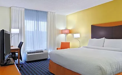 Fairfield Inn & Suites by Marriott Charlotte Arrowood